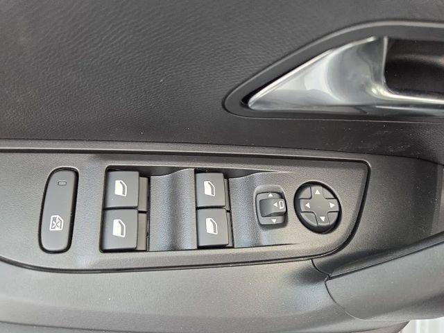 Peugeot 2008 Allure Pack EAT8 PureTech