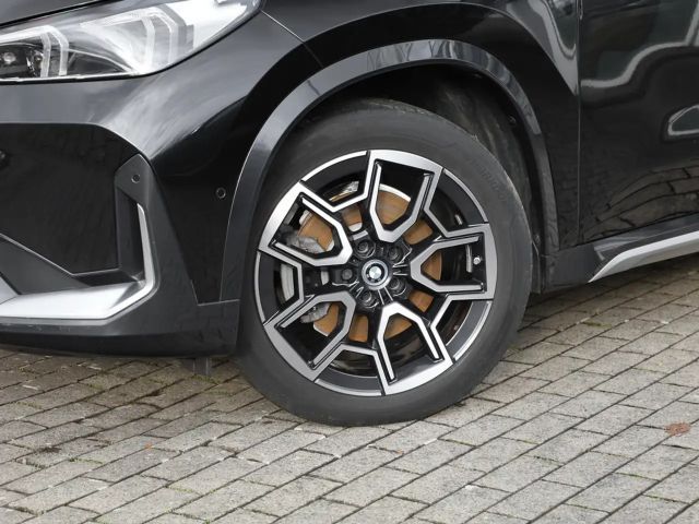 BMW iX1 xDrive30