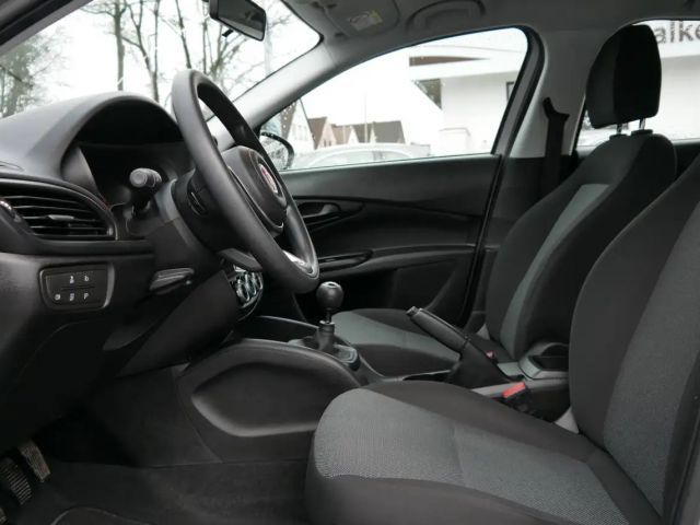 Fiat Tipo 1.4 5-Türer *PDC*Bluetooth*Allwetterreifen*uvm!