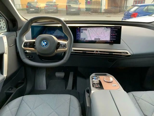 BMW iX xDrive