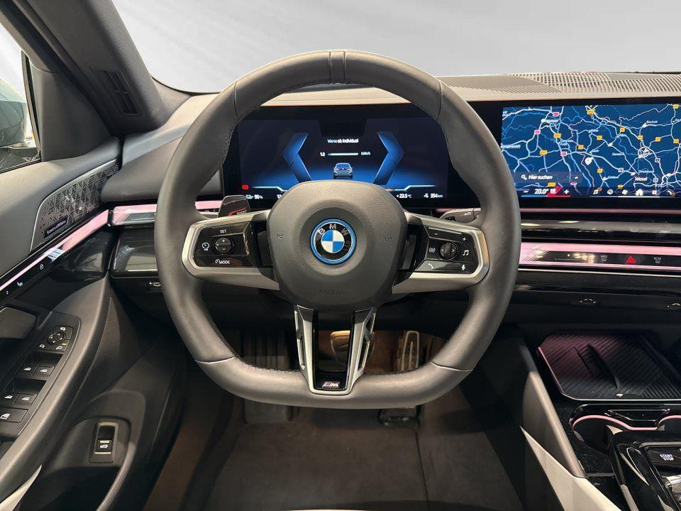 BMW i5 eDrive40