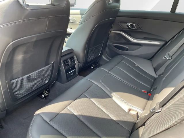 BMW 330 330i Touring xDrive