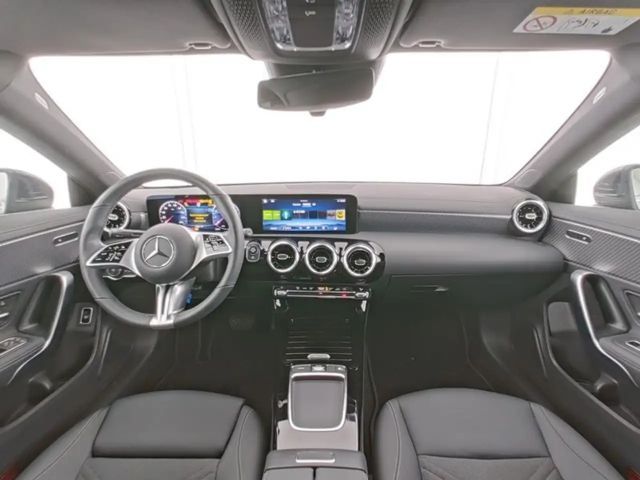 Mercedes-Benz CLA 180 Coupé Progressive