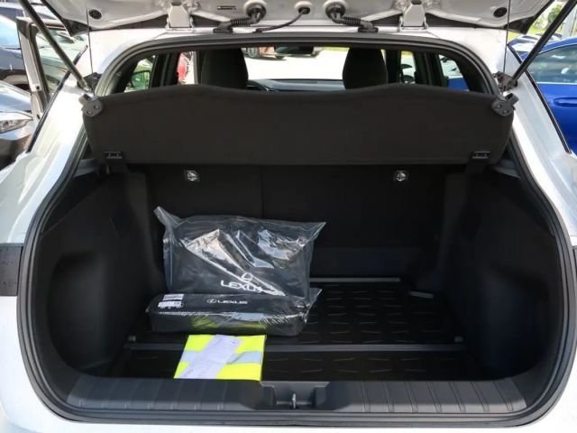 Lexus LBX FWD