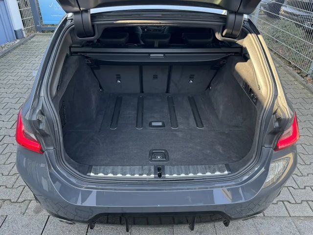 BMW 330 330d M-Sport Touring