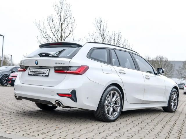 BMW 330 330e xDrive