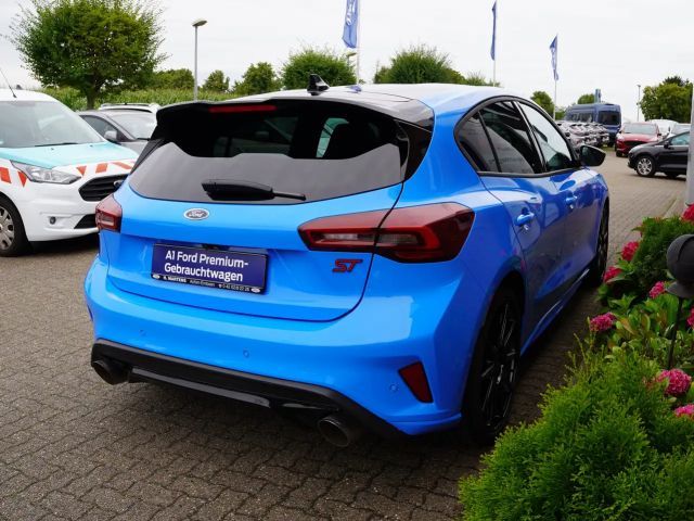 Ford Focus ST Line