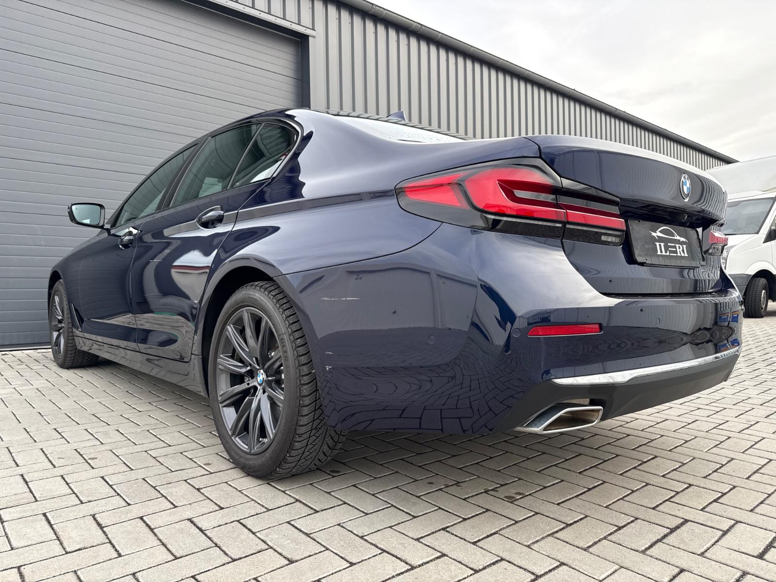 BMW 540 540i Luxury Line Sedan