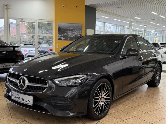 Mercedes-Benz C 200 C 200 d Sedan