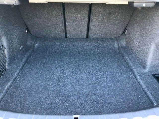 BMW 320 320i M-Sport Sedan