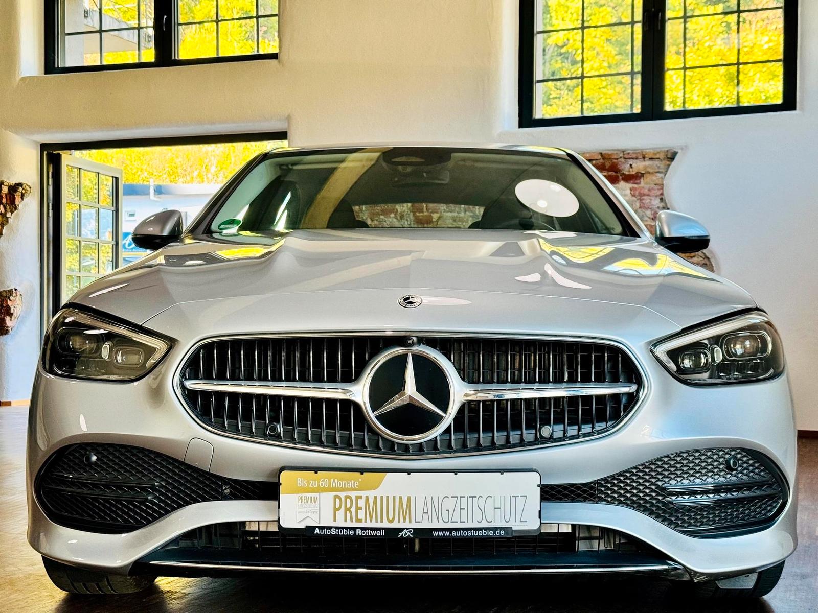 Mercedes-Benz C 200 AVANTGARDE Sedan