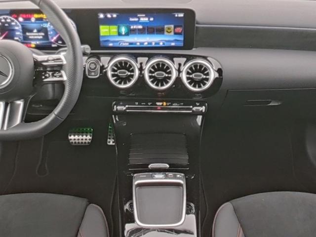 Mercedes-Benz A 250 4MATIC AMG Line