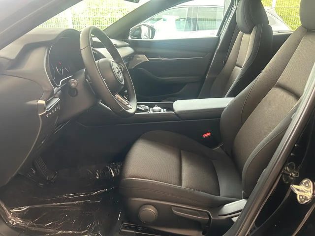 Mazda 3 Exclusive-line