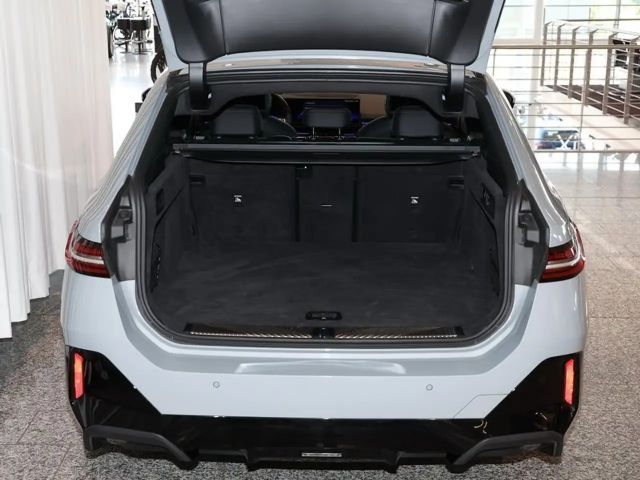 BMW 540 540d M-Sport Touring xDrive