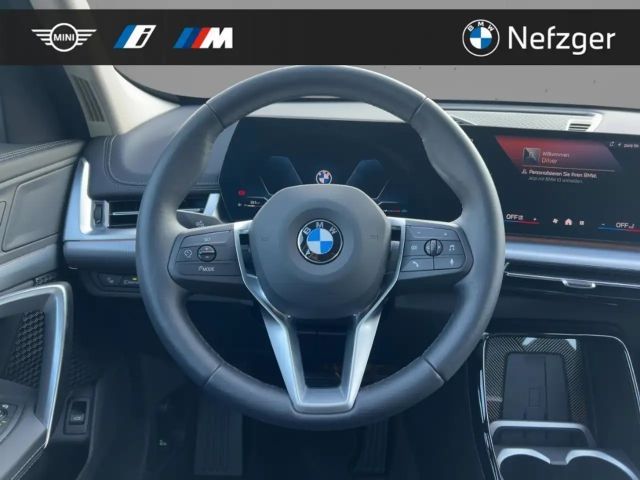 BMW X1 xDrive23i xLine Park-Assistent AHK PANO LED