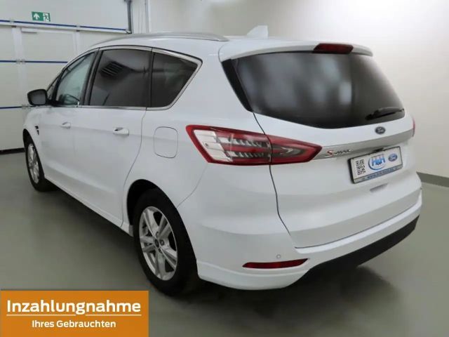 Ford S-Max Titanium