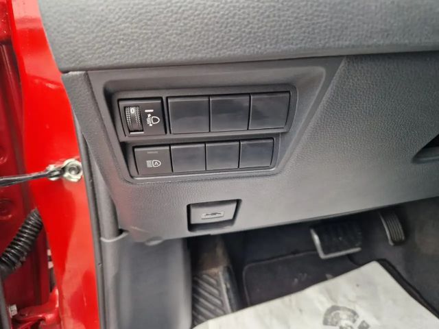 Toyota Yaris Hatchback Team D