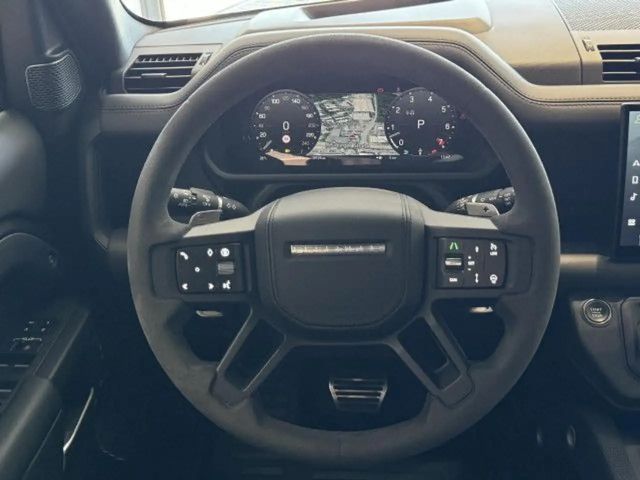 Land Rover Defender 110 Black Pack