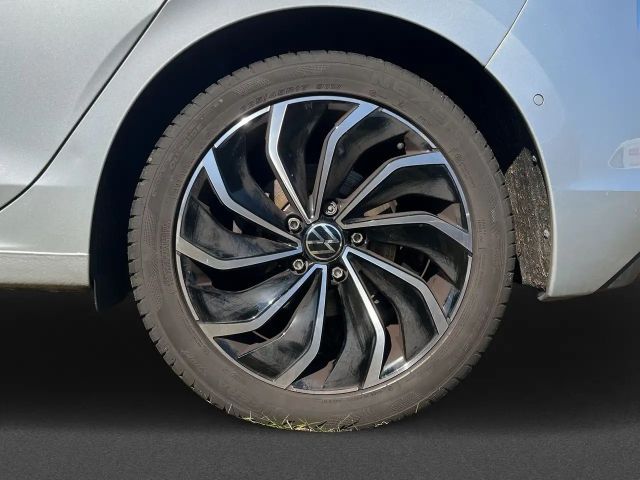 Volkswagen Golf 1.5 eTSI DSG Style