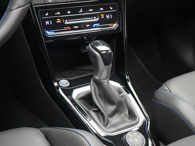 Volkswagen T-Roc T-Roc R  MATRIX AKRAPOVIC PANO AHK BEATS LEDER