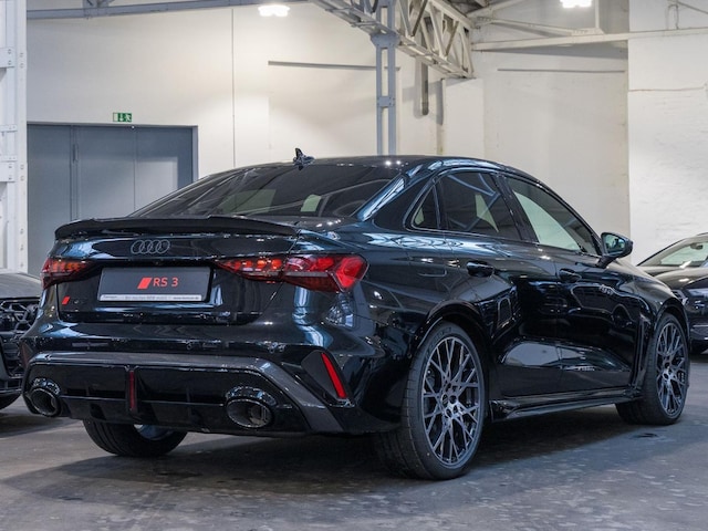 Audi RS3 Quattro S-Tronic Sedan