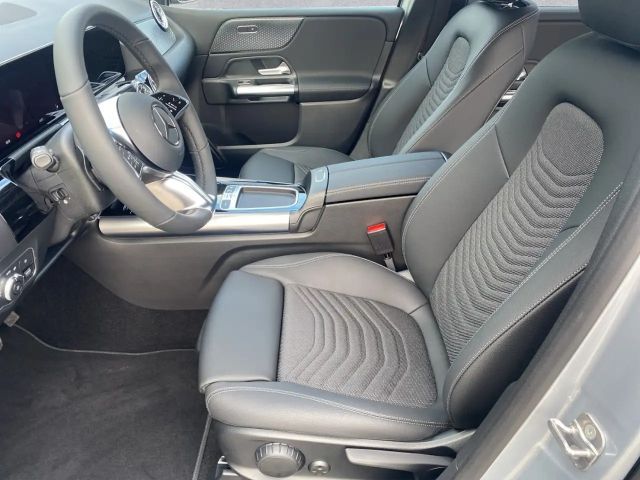 Mercedes-Benz B 180 B 180 d Progressive Sedan