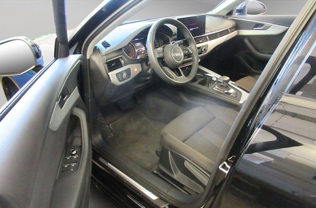 Audi A4 40 TFSI Avant S-Tronic