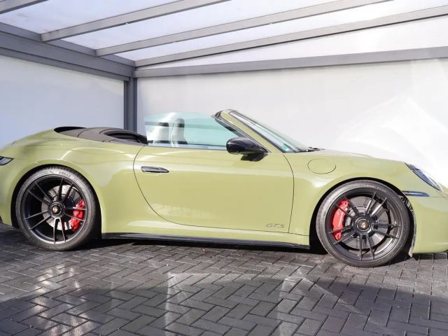 Porsche 992 Cabrio Carrera GTS