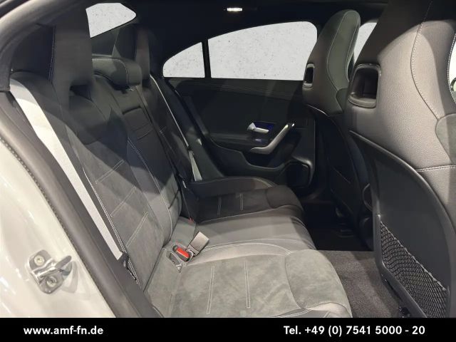 Mercedes-Benz CLA 200 AMG Line Coupé