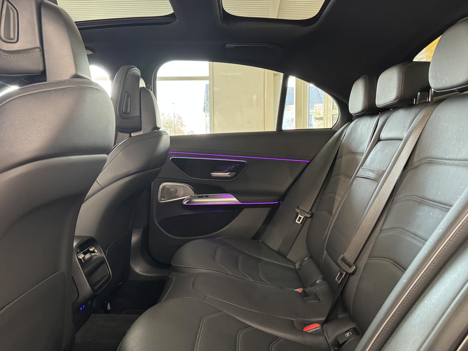 Mercedes-Benz E 220 AMG Line E 220 d Sedan