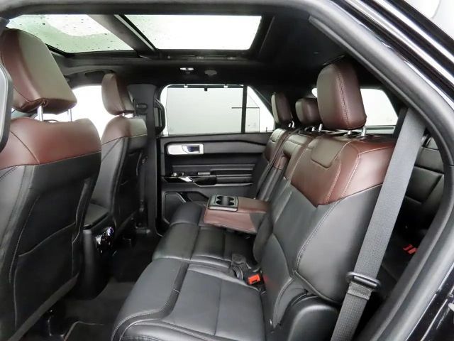 Ford Explorer Platinum