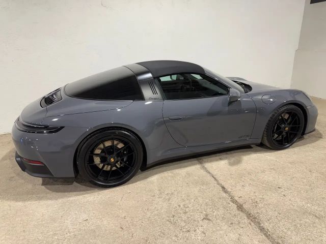 Porsche 992 4 Cabrio GTS Targa