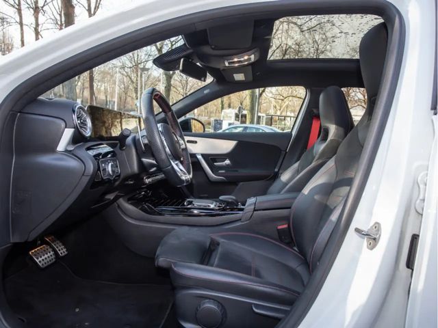 Mercedes-Benz A 35 AMG 4MATIC AMG Line