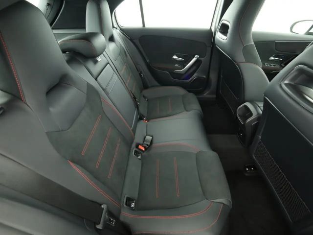 Mercedes-Benz A 200 AMG Line