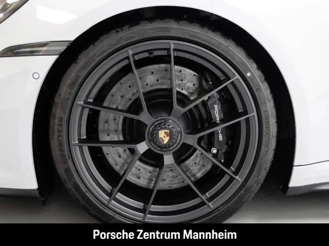 Porsche 992 4 Cabrio Carrera GTS