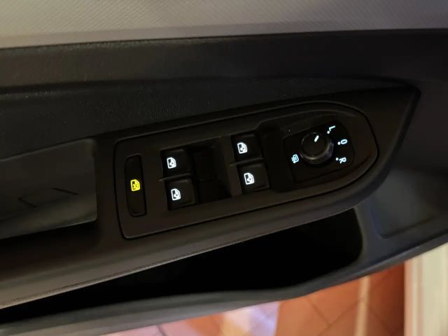 Volkswagen Golf Rabbit TSI