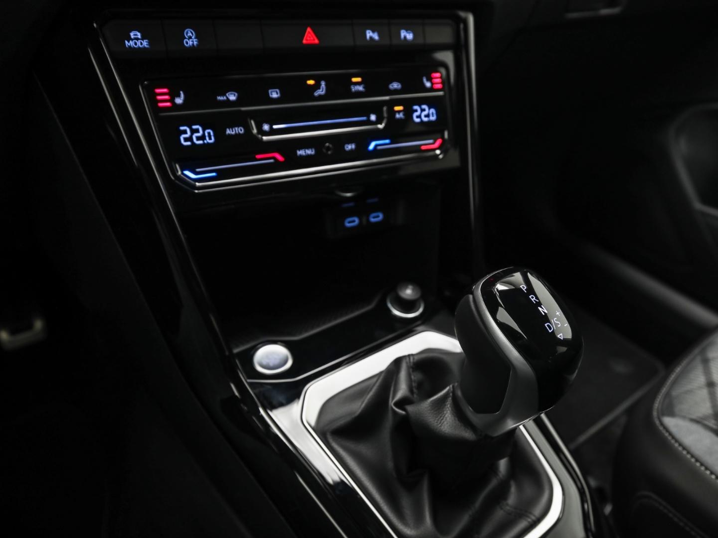 Volkswagen T-Roc 1.5 TSI DSG IQ.Drive R-Line