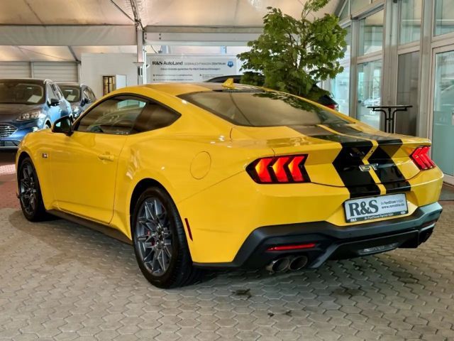 Ford Mustang Fastback GT 5.0 V8