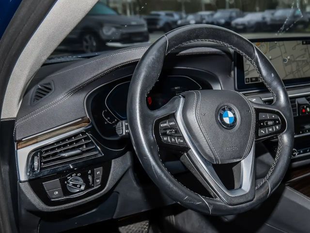 BMW 530 530e Luxury Line Sedan