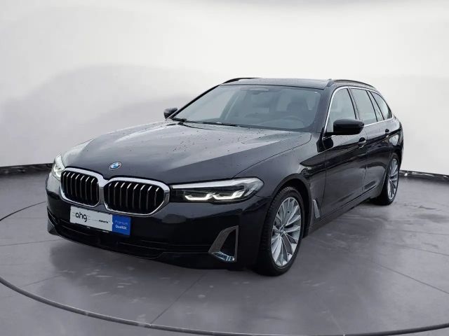 BMW 520 520d Luxury Line Touring xDrive