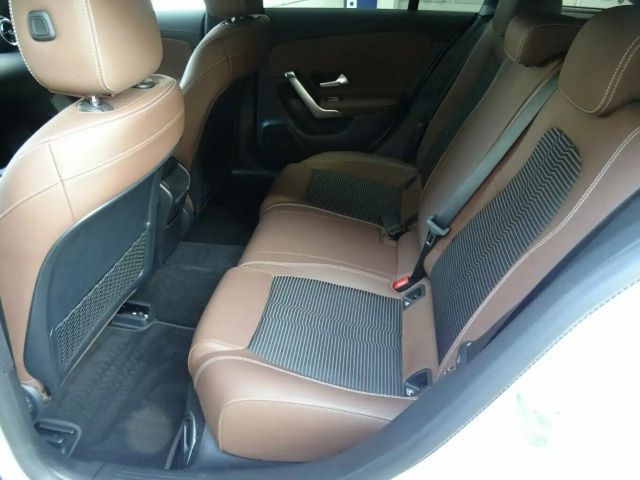 Mercedes-Benz CLA 200 CLA 200 d Progressive