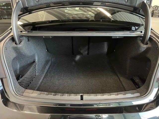 BMW 320 320d M-Sport Sedan