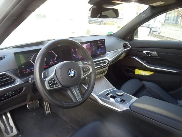 BMW 320 320i M-Sport Sedan