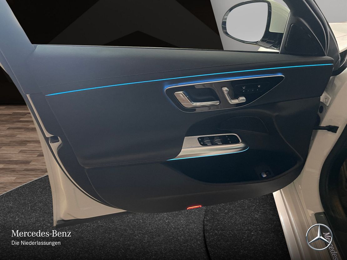 Mercedes-Benz E 200 AVANTGARDE Sedan