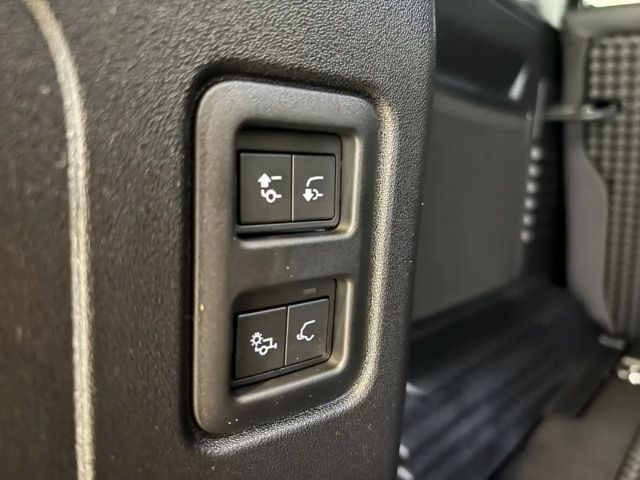 Land Rover Defender 110 Dynamic HSE