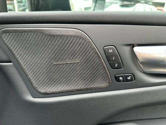 Volvo XC60 Plus Recharge T6