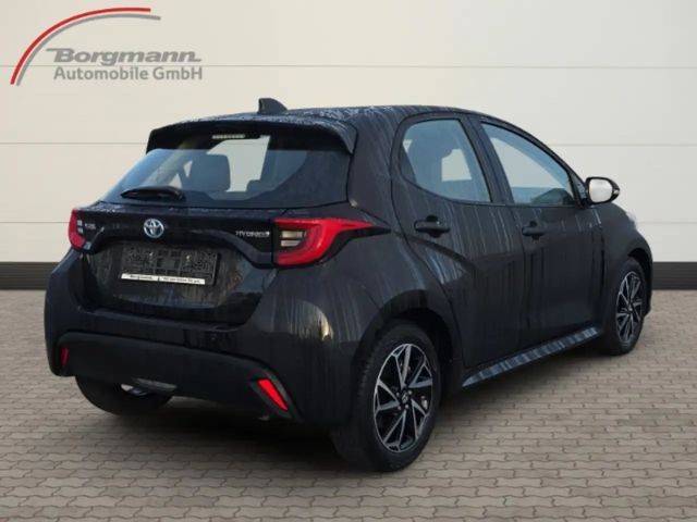 Toyota Yaris Hatchback Hybride Team D