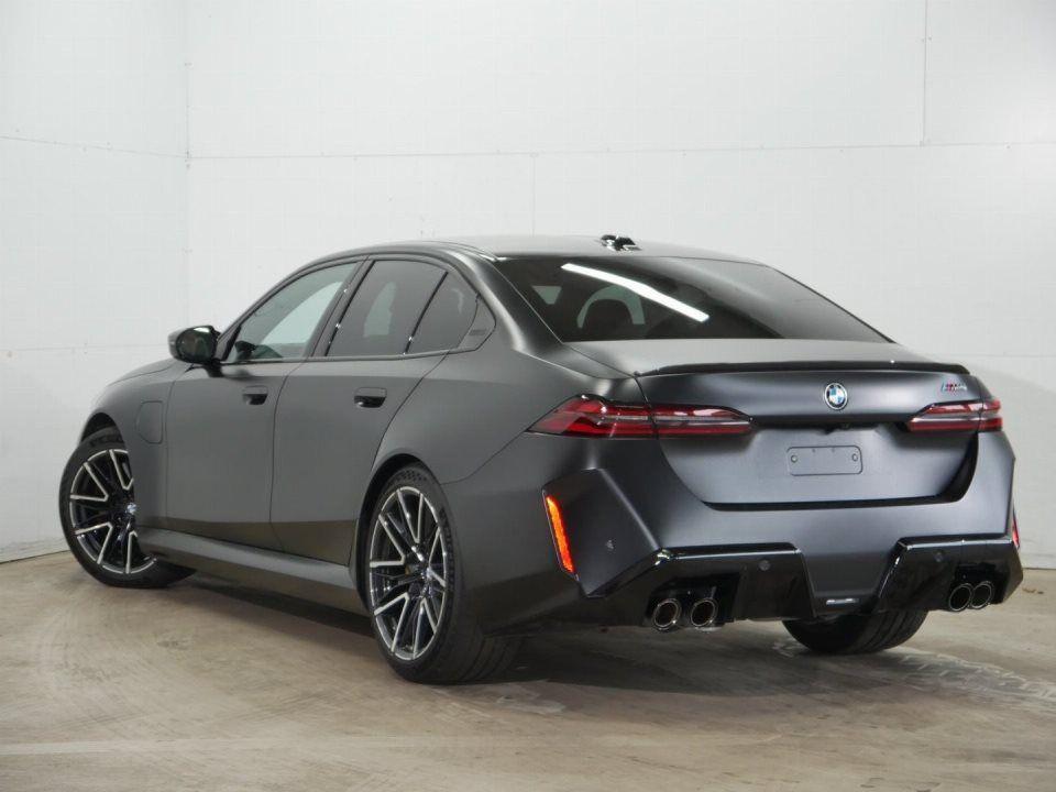 BMW M5 Sedan