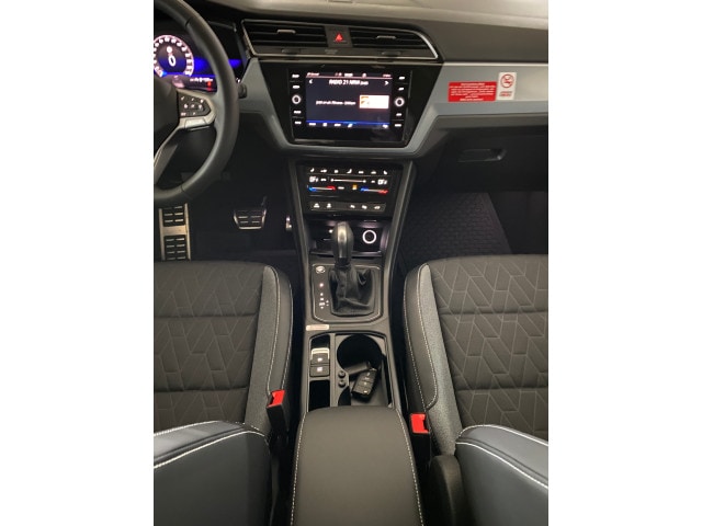 Volkswagen Touran 1.5 TSI DSG R-Line