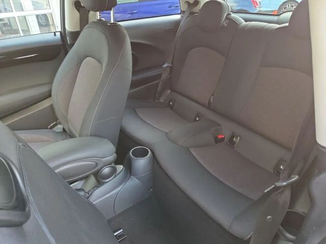 MINI Cooper Essential